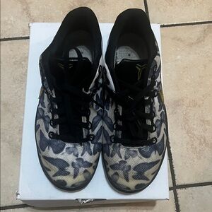 Kobe 8 Gigi  size 2.5y
